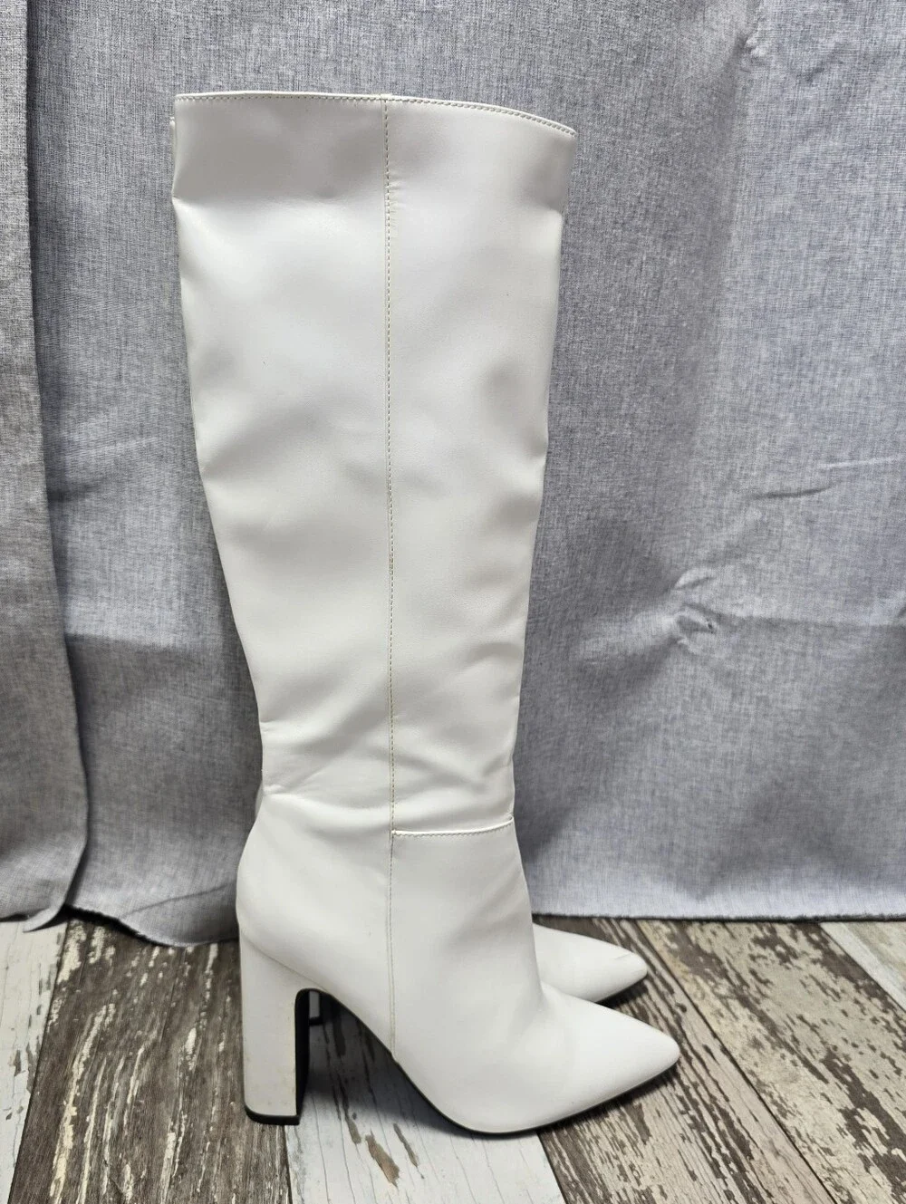 Forever 21 White Knee-High White Boots Pointed Toe Chunkie Block Heel Size 8